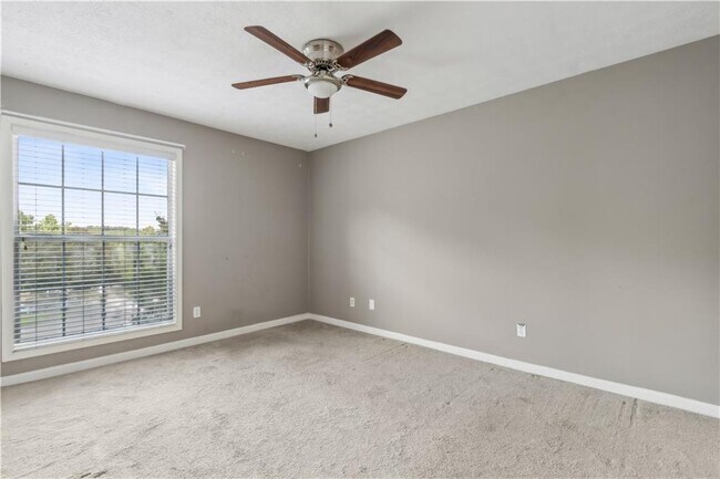 Building Photo - 3155 7 Pines Ct