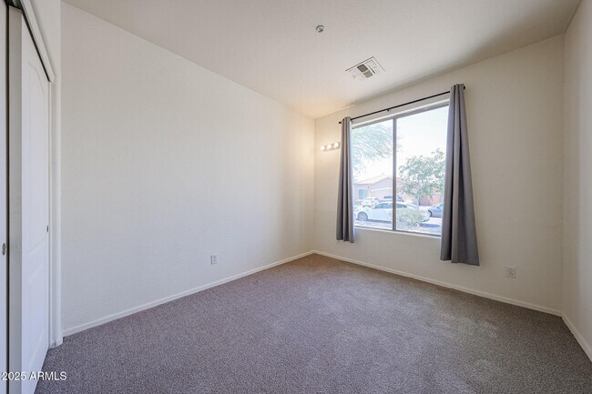 Building Photo - 16925 W Nottingham Way