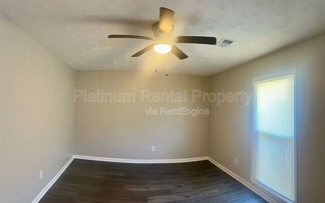 Building Photo - 1614 Riverside Trail NE