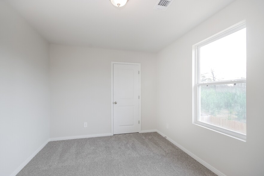 Building Photo - 15819 Del Norte Dr