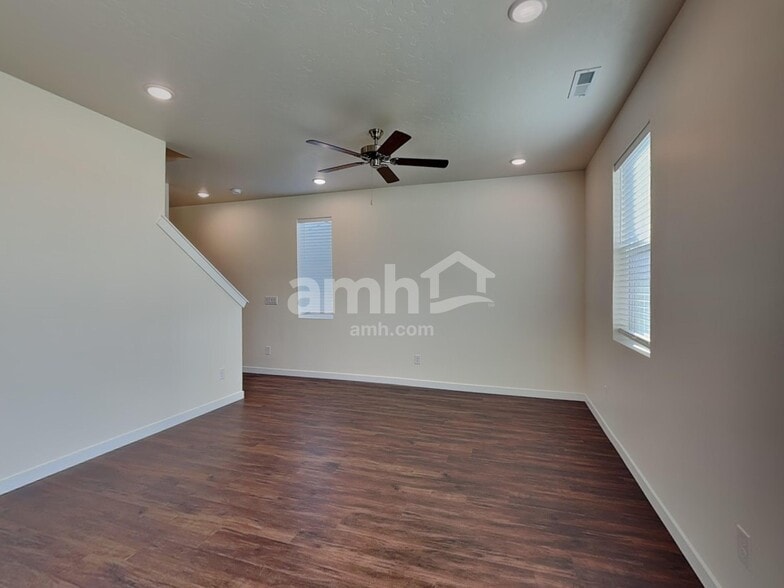 Building Photo - 9508 W Shumard St