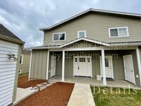 Building Photo - COMING SOON: Poulsbo 2 Bedroom with Water & Mountain Views!