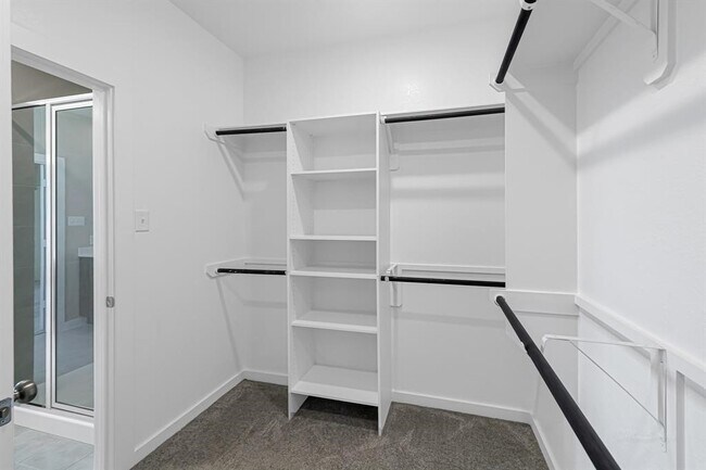 Building Photo - 7138 Clearwater Cv Dr