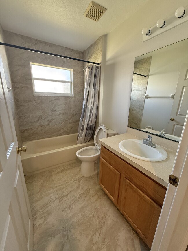 Building Photo - 2429 Ruddenstone Way