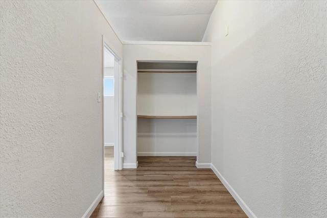 Building Photo - 404 S Murray St