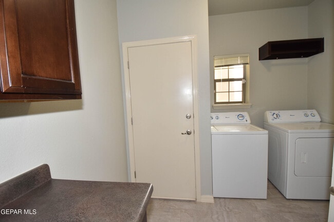 Building Photo - 14325 Navajo Point Dr