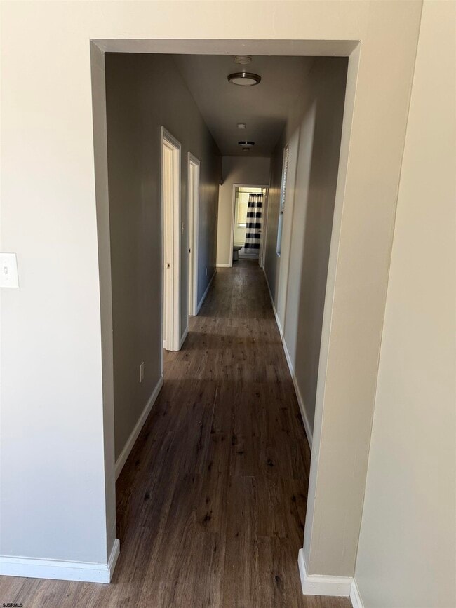 Building Photo - 120 N Congress Ave