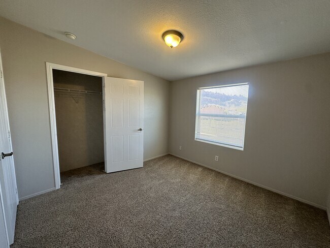 Building Photo - 181 W Rio Grande Dr