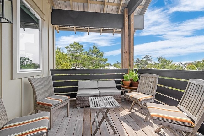 Building Photo - 45 Pine Knoll Ln