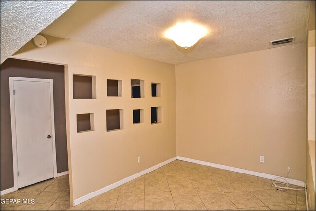 Building Photo - 10824 Pico Norte Rd