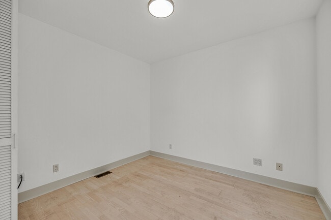 Building Photo - 50 Laidley St