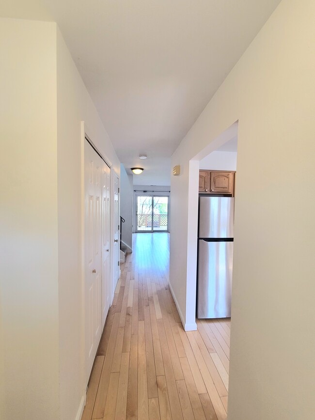 Building Photo - 404 Briarwood Ct