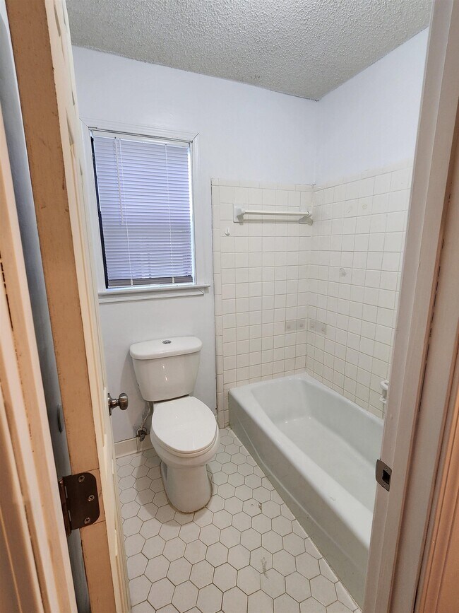 Building Photo - 8186 Valley Ridge Trail