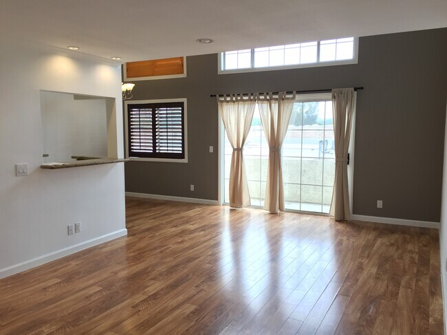 Building Photo - 21529 Saticoy St