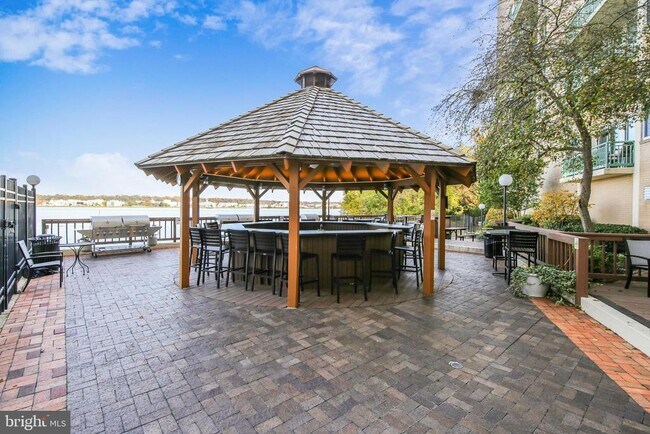 Building Photo - 501 Slaters Ln