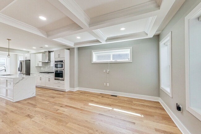 Building Photo - 1124 Owen Pl NE