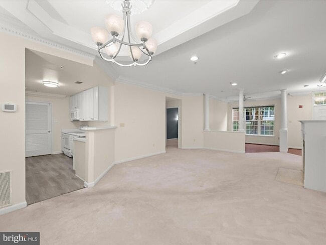 Building Photo - 10713 Symphony Way