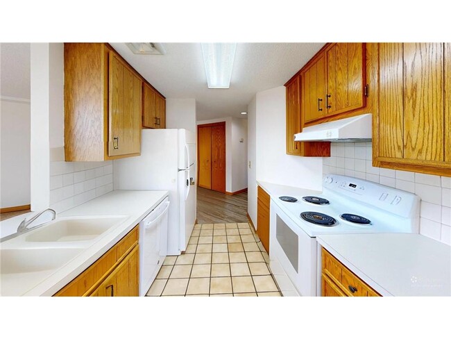 Building Photo - 316 Becker Ave SW