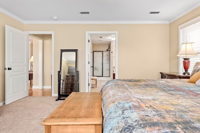 Building Photo - 304 Squirrel Hollow