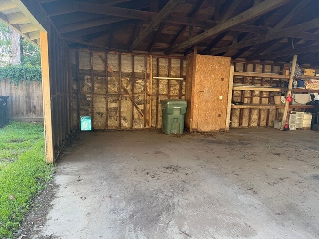 Building Photo - 2868003/60