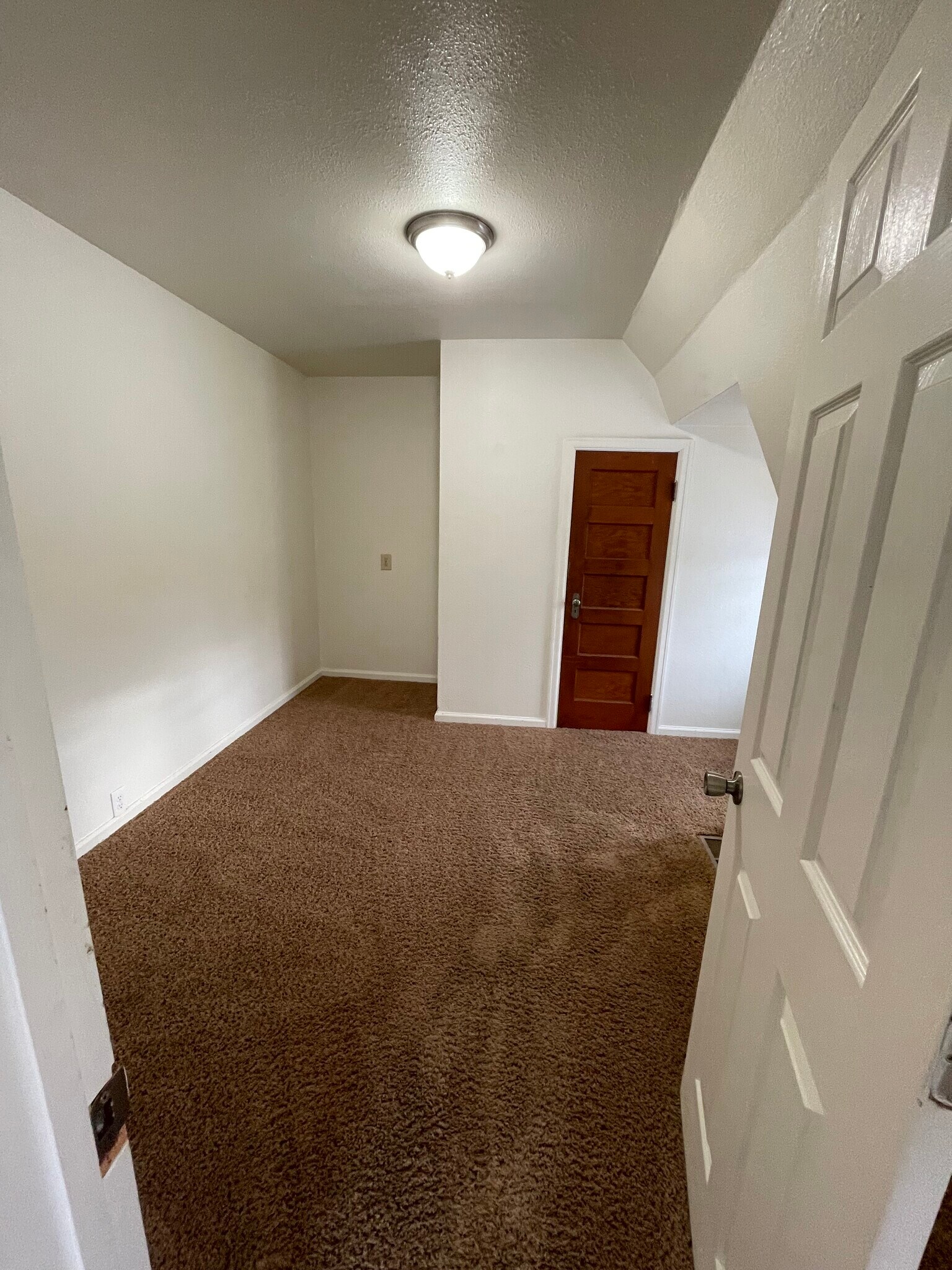 Building Photo - 141 7th Ave N