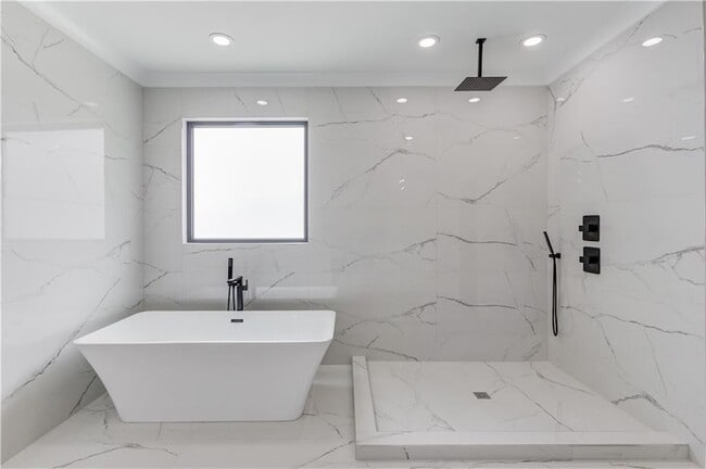 Building Photo - 37 Deer Cyn Dr