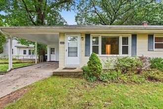 Building Photo - $1174- 2-bedroom duplex with spacious basement!