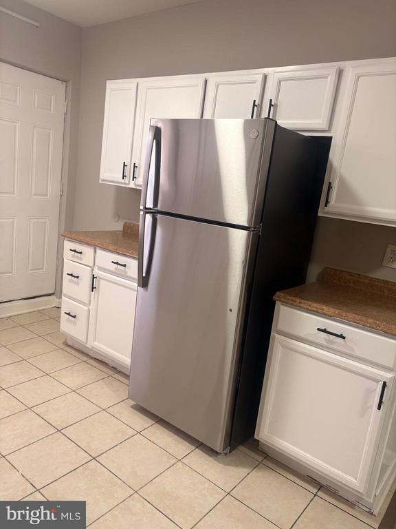 Building Photo - 424 N Rose St