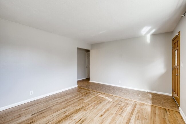 Building Photo - 835 38th St