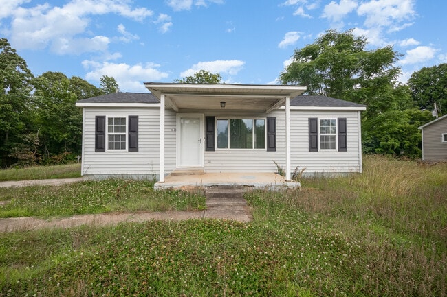 Building Photo - 1043 Mountain Crest Dr