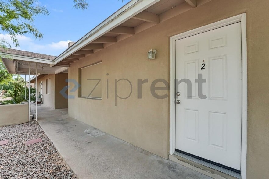 Building Photo - Unit 2