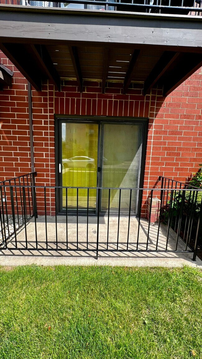 Building Photo - 1222 Brown St