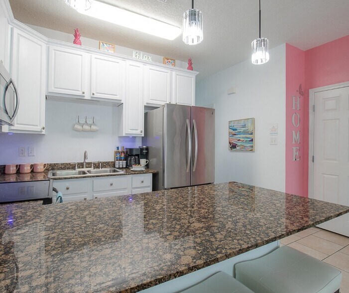 Kitchen - 1110 Century Oaks Dr