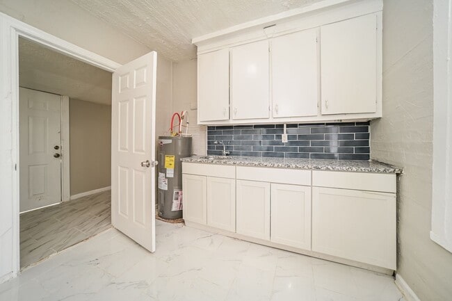 Building Photo - COMING SOON – $500 OFF Your First Month!