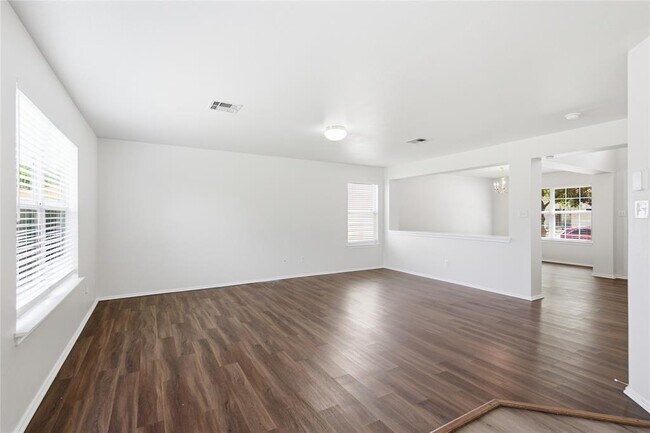 Building Photo - 18120 Topsail St