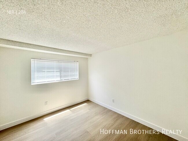 Building Photo - 9050 Tobias Ave