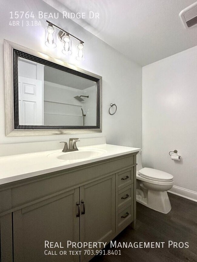 Building Photo - 15764 Beau Ridge Dr