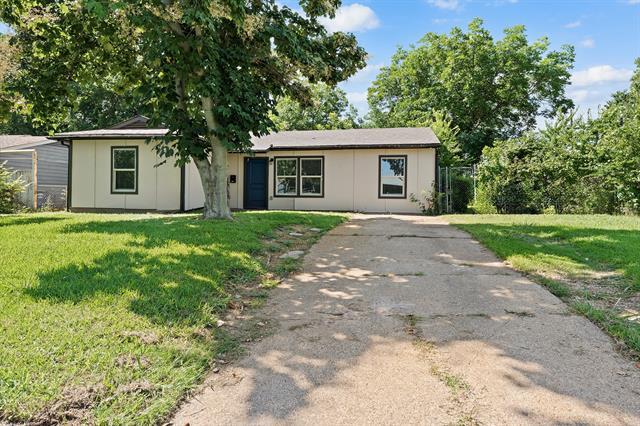 Building Photo - 3806 Castle Hills Dr