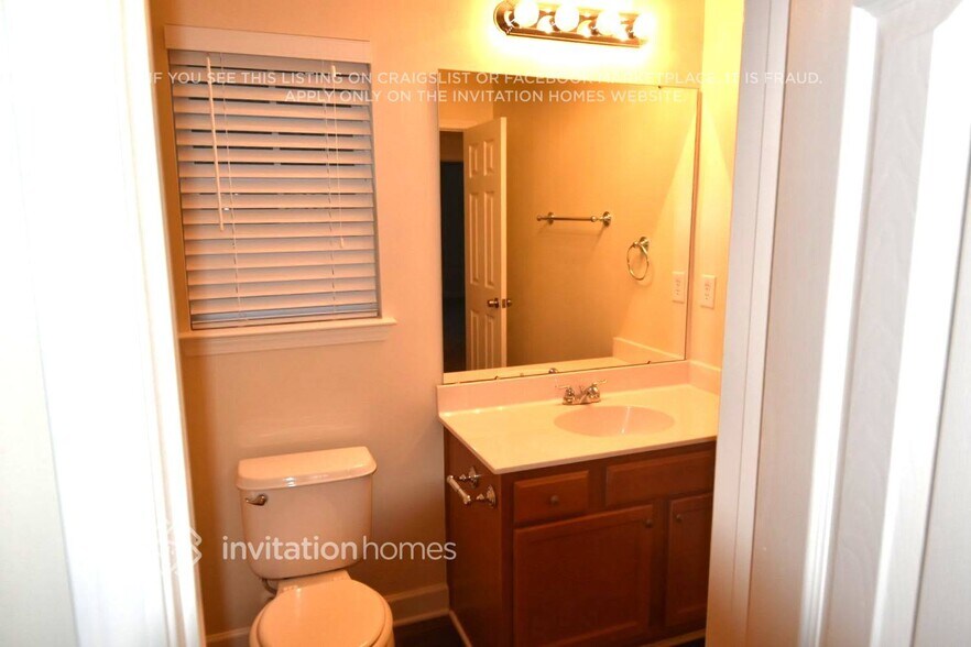 Building Photo - 974 Ramsgate Dr SW