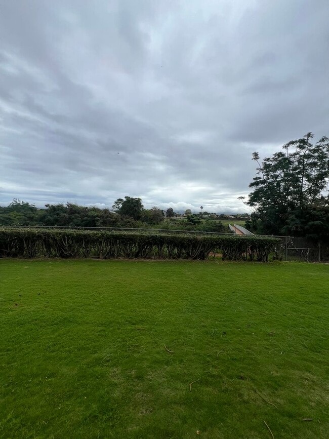 Building Photo - Loft, 2 Bedrooms, Split Townhouse, AC, 2 Parking