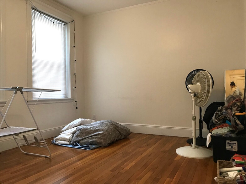 Building Photo - 79 Sutherland Rd