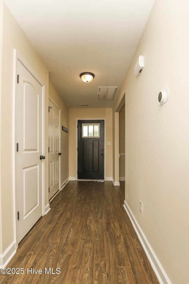 Building Photo - 304 Windward Landing