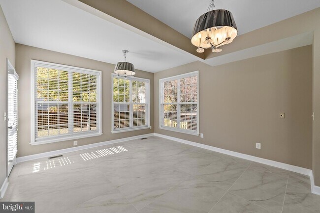 Building Photo - 7722 Yalta Way