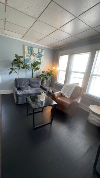 Building Photo - 3454 E 76th St