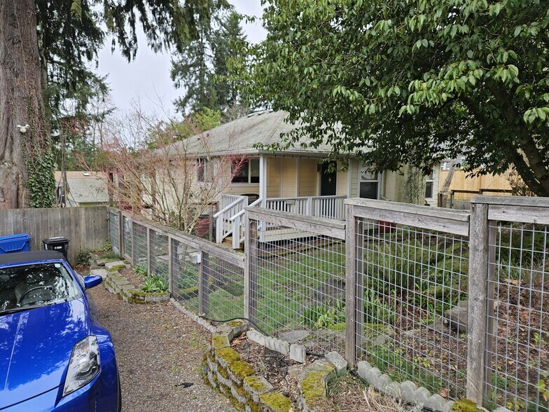 Building Photo - 12341 36th Ave NE