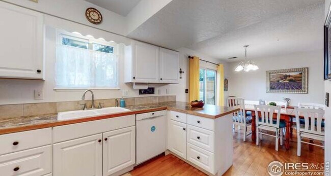 Building Photo - 2840 W 21st St