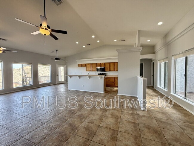 Building Photo - 2917 Desert Vista Dr