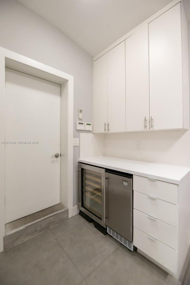 Building Photo - 40 S Prospect Dr