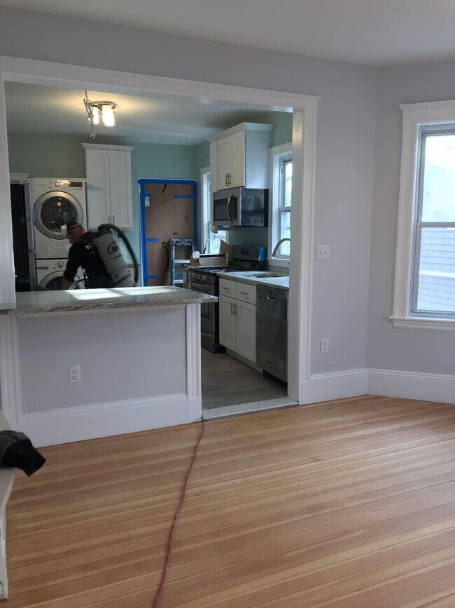 Building Photo - HOT Brighton 4 Bed Listing!