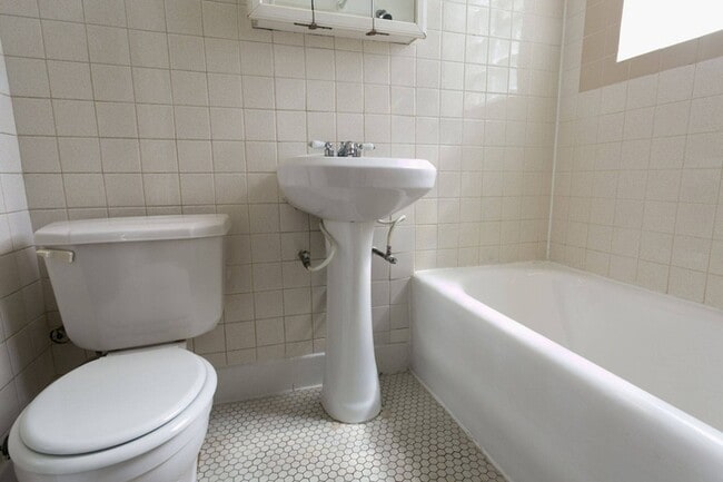 Floorplan - 5415 S. Woodlawn Avenue